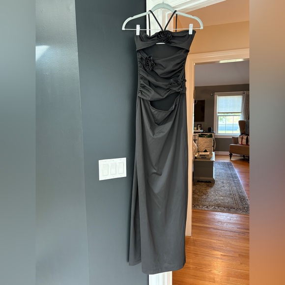 Leau Rose Cut Out Black Dress - Picture 1 of 7